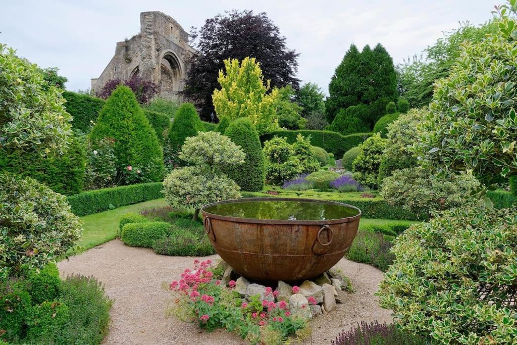 Cotswold Manor House - Country House Retreat With Hot Tub, Ideal For Large Groups Petty France Eksteriør bilde
